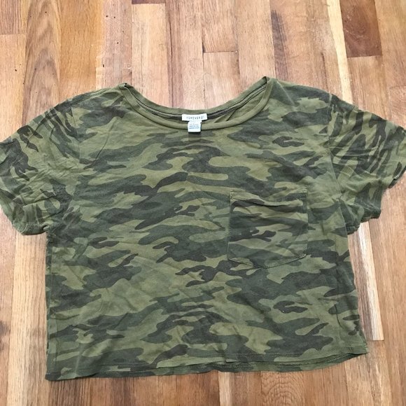 Forever 21 Tops - Oversized Camouflaged Crop Top